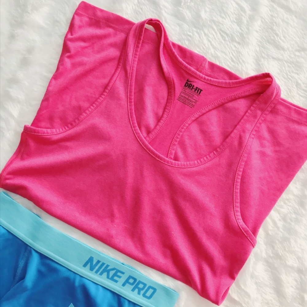 ❗️SOLD❗️NWOT Nike  Workout Racerback Tank Top